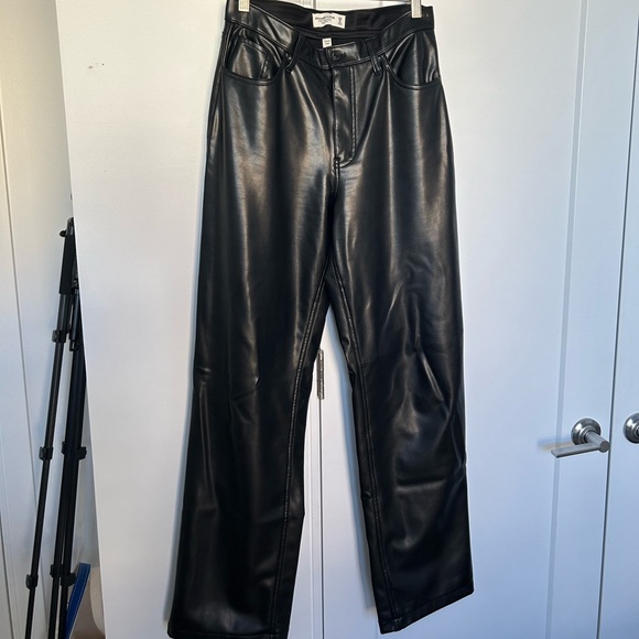 Abercrombie and Fitch Curve Love Leather Pants size 29L or 8L - Picture 2 of 7